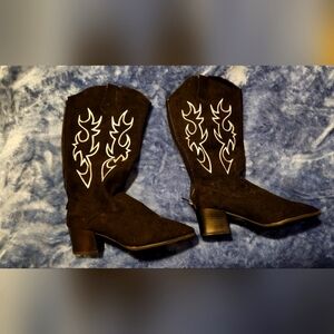 Black cowboy boots